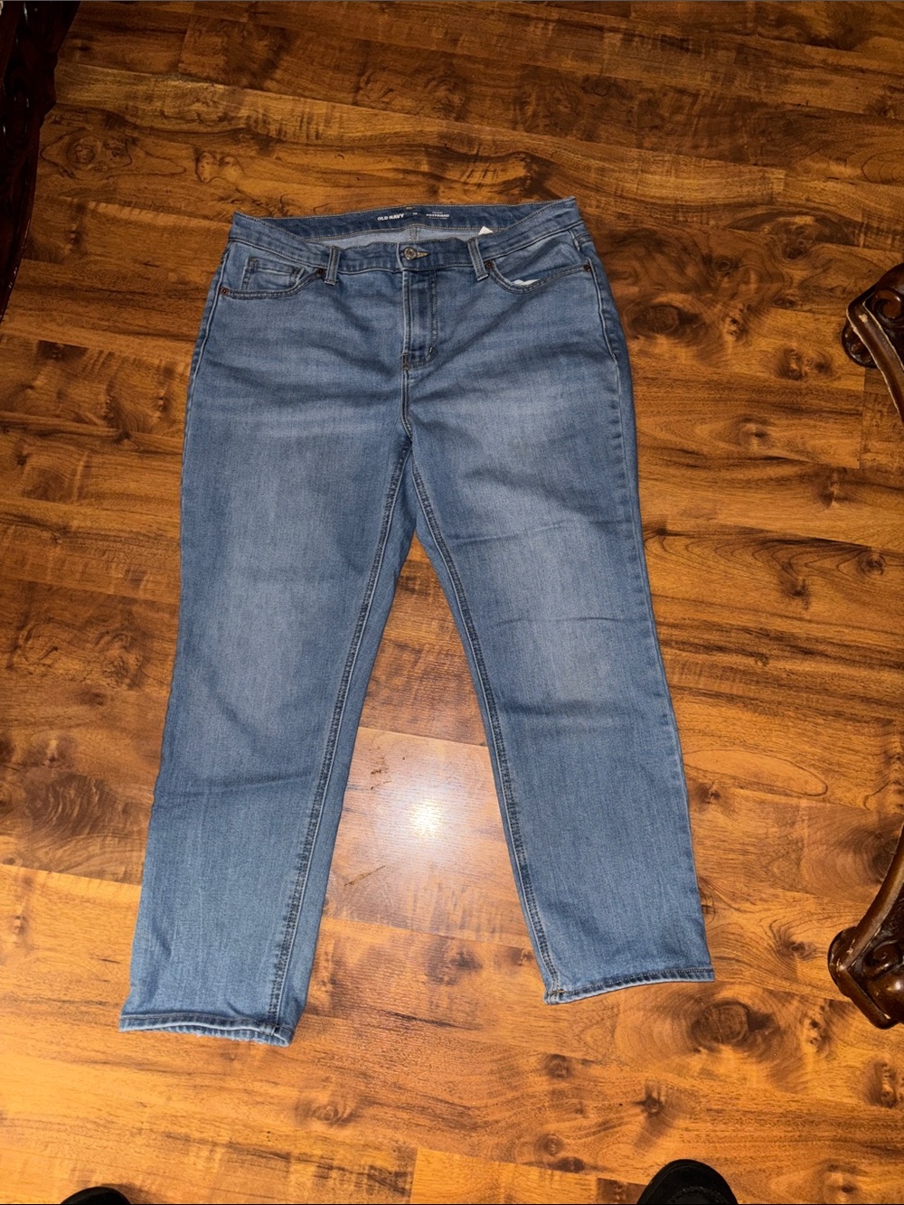 Old Navy Straight-Leg Women's Jeans in Light Blue Wash